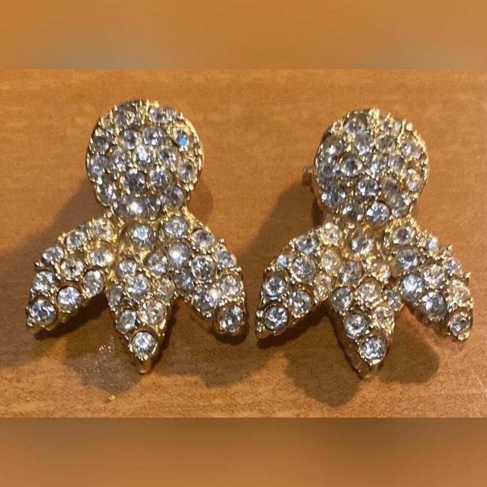 Gold Tone Rhinestone Flower Clip-On Stud Earrings Women’s 1 Inch Jewelry